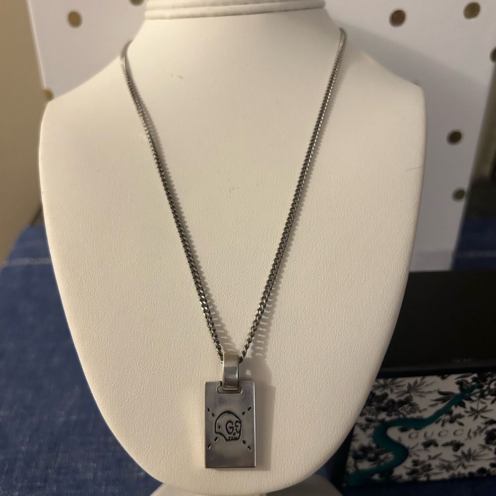 EUC GUCCI Ghost SILVER Necklace - Picture 8 of 9